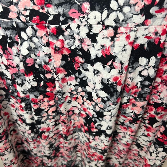 J. Jill Wearever Collection Floral Dress Pleated M Comfort Stretch Office Mature - Picture 7 of 9